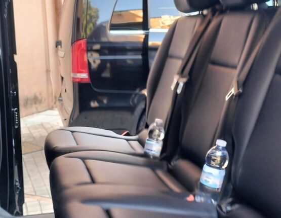 Interno auto noleggio con conducente